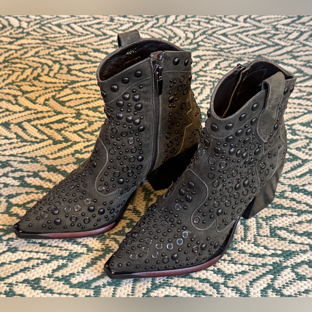 LAURA BELLARIVA - MADE IN ITALY - Genuine suede boots
